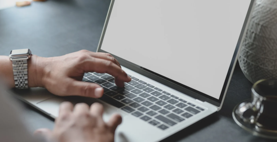 CONCENTRATI SUL TUO BUSINESS
ALLA TECNOLOGIA PENSIAMO NOI
